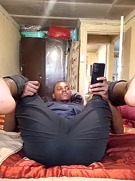 Hluga 25 online show from 12/17/25, 04:02