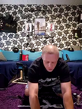 Snapshot of Sklave-Sille chatting on 09/10/25, 01:00 Sklave-Sille online show from 09/10/25, 01:00