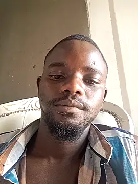 Snapshot of KwaneleK1 chatting on 11/14/25, 12:04 KwaneleK1 online show from 11/14/25, 12:04