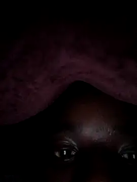 Snapshot of KwaneleK1 chatting on 11/24/25, 09:47 KwaneleK1 online show from 11/24/25, 09:47