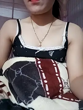 LucyyLy online show from 12/16/25, 05:56