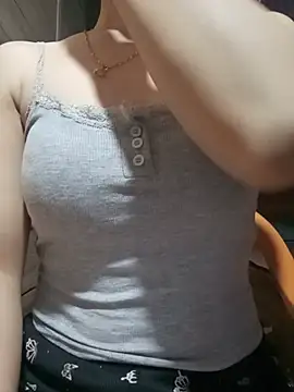 LucyyLy online show from 08/02/26, 10:52