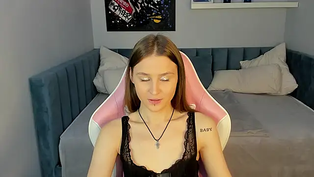 Snapshot of sasha__meow chatting on 11/10/25, 08:02 sasha meow online show from 11/10/25, 08:02