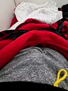 Yazaza1999 online show from 12/18/25, 09:54