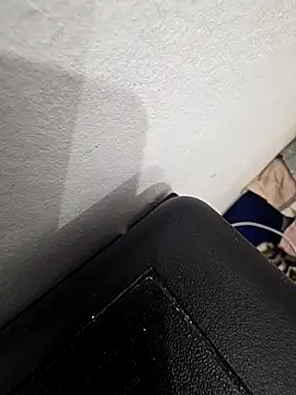 Yazaza1999 online show from 12/21/25, 09:11