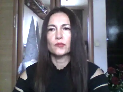 Snapshot of Cyreluna chatting on 11/04/25, 12:15 Cyreluna online show from 11/04/25, 12:15