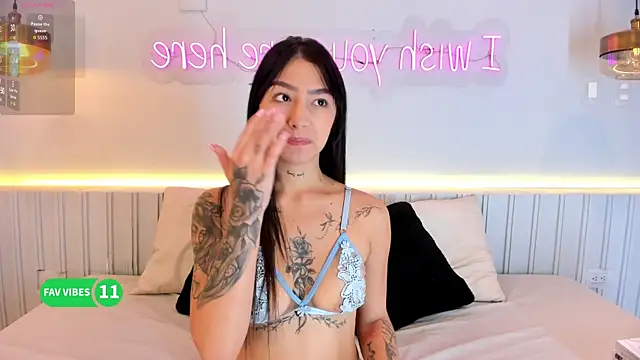 Snapshot of _samanthamonroe chatting on 09/13/25, 10:48 samanthamonroe online show from 09/13/25, 10:48