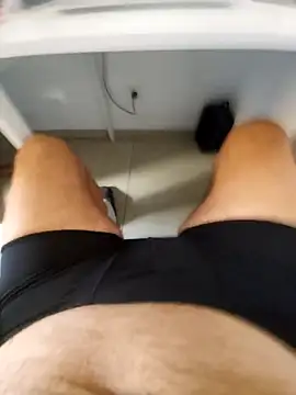 Snapshot of hpp66 chatting on 11/20/25, 03:23 hpp66 online show from 11/20/25, 03:23