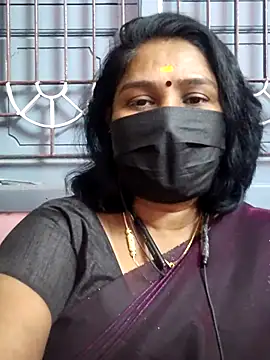 Snapshot of Tamil_Azhaghi25 chatting on 07/01/26, 03:45 Tamil Azhaghi25 online show from 07/01/26, 03:45