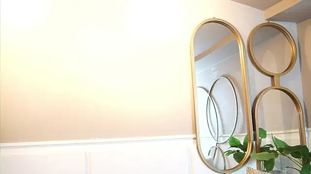 Snapshot of Tayler_Kim chatting on 09/15/25, 12:27 Tayler Kim online show from 09/15/25, 12:27