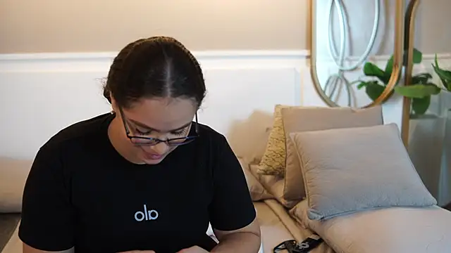 Snapshot of Tayler_Kim chatting on 09/19/25, 06:19 Tayler Kim online show from 09/19/25, 06:19