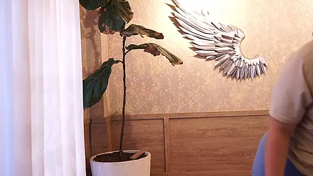 Snapshot of Tayler_Kim chatting on 09/21/25, 03:46 Tayler Kim online show from 09/21/25, 03:46