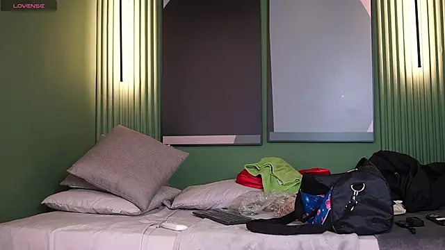 Snapshot of Tayler_Kim chatting on 10/02/25, 06:26 Tayler Kim online show from 10/02/25, 06:26