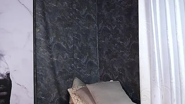 Snapshot of Tayler_Kim chatting on 10/15/25, 07:14 Tayler Kim online show from 10/15/25, 07:14