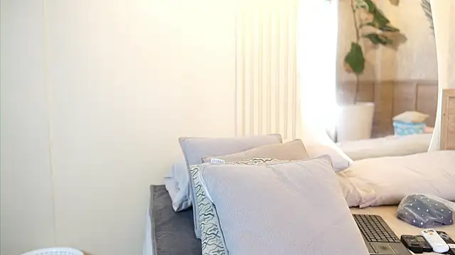 Snapshot of Tayler_Kim chatting on 11/04/25, 06:40 Tayler Kim online show from 11/04/25, 06:40