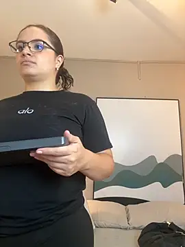 Snapshot of Tayler_Kim chatting on 11/29/25, 06:55 Tayler Kim online show from 11/29/25, 06:55