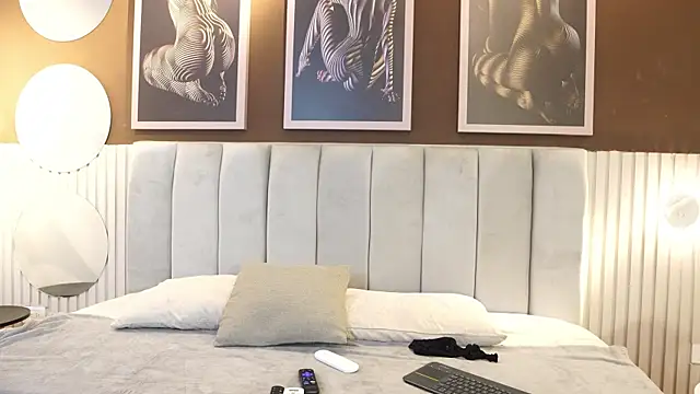 Snapshot of Tayler_Kim chatting on 12/16/25, 06:24 Tayler Kim online show from 12/16/25, 06:24