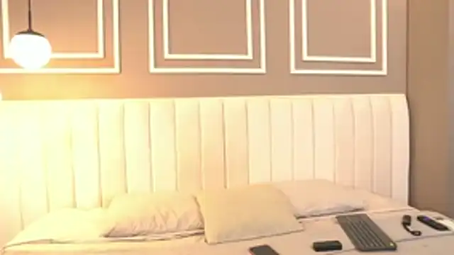 Tayler Kim online show from 04/12/26, 06:24