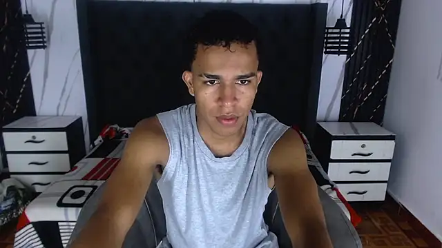 Snapshot of aston_xvera chatting on 09/13/25, 03:06 aston xvera online show from 09/13/25, 03:06