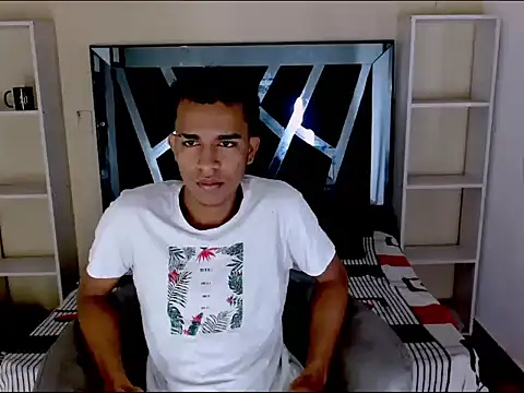 Snapshot of aston_xvera chatting on 09/19/25, 03:52 aston xvera online show from 09/19/25, 03:52