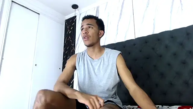 Snapshot of aston_xvera chatting on 09/29/25, 03:22 aston xvera online show from 09/29/25, 03:22