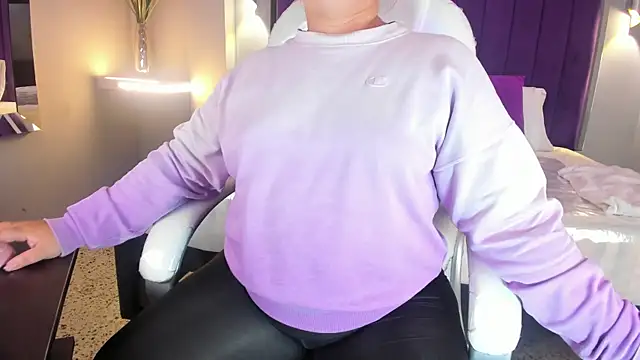 Snapshot of Miss_Francheska chatting on 02/24/26, 12:03 Miss Francheska online show from 02/24/26, 12:03