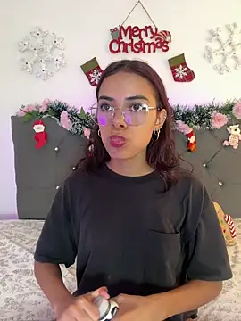 Im Lyan online show from 12/17/25, 03:18