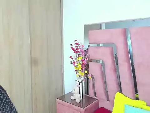 MaraKarly online show from 11/13/25, 08:41