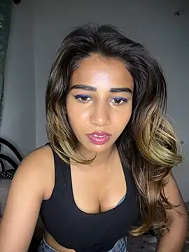 STRIP GLOW online show from 02/26/26, 11:04