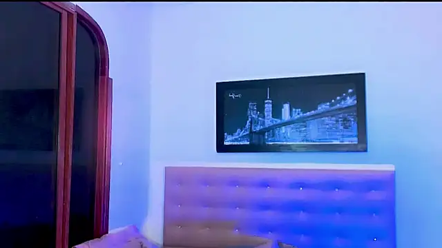 Snapshot of aura-monet chatting on 12/14/25, 05:02 aura-monet online show from 12/14/25, 05:02