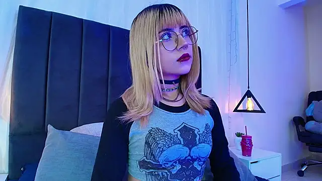 IvyBelle  online show from 09/15/25, 11:43