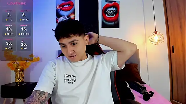 Snapshot of Nicolas_James_Sc chatting on 09/10/25, 02:06 Nicolas James Sc online show from 09/10/25, 02:06