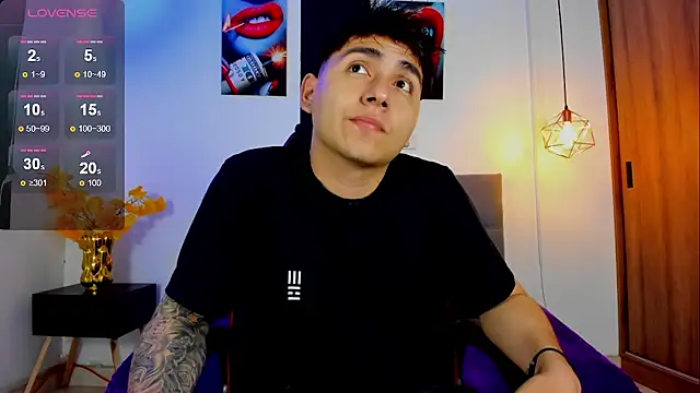 Snapshot of Nicolas_James_Sc chatting on 09/18/25, 01:35 Nicolas James Sc online show from 09/18/25, 01:35