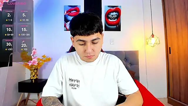 Snapshot of Nicolas_James_Sc chatting on 10/09/25, 01:42 Nicolas James Sc online show from 10/09/25, 01:42