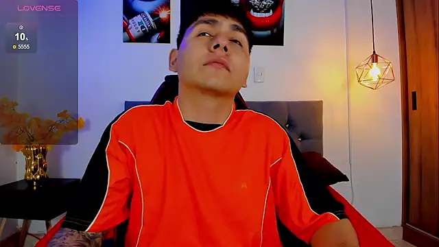 Snapshot of Nicolas_James_Sc chatting on 10/11/25, 12:47 Nicolas James Sc online show from 10/11/25, 12:47