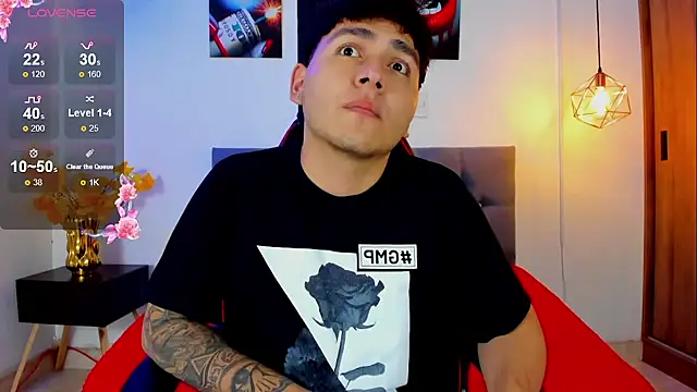 Snapshot of Nicolas_James_Sc chatting on 10/14/25, 01:34 Nicolas James Sc online show from 10/14/25, 01:34