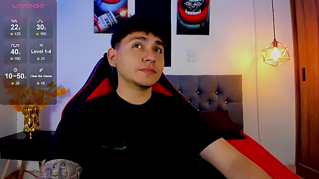 Snapshot of Nicolas_James_Sc chatting on 10/16/25, 02:18 Nicolas James Sc online show from 10/16/25, 02:18