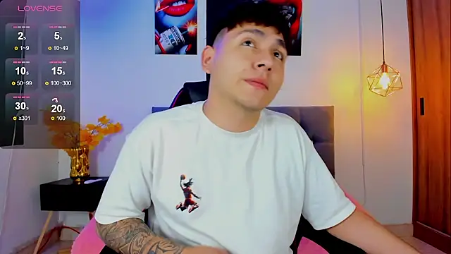 Snapshot of Nicolas_James_Sc chatting on 11/20/25, 01:44 Nicolas James Sc online show from 11/20/25, 01:44