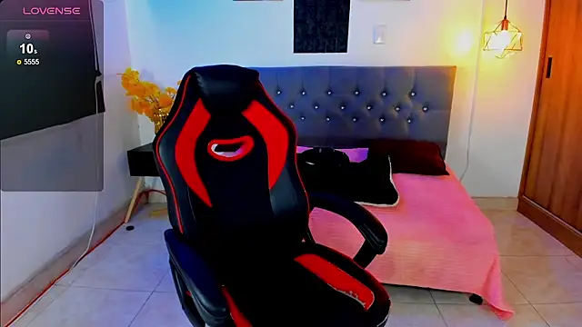 Snapshot of Nicolas_James_Sc chatting on 12/04/25, 01:42 Nicolas James Sc online show from 12/04/25, 01:42