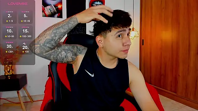 Snapshot of Nicolas_James_Sc chatting on 12/18/25, 01:39 Nicolas James Sc online show from 12/18/25, 01:39