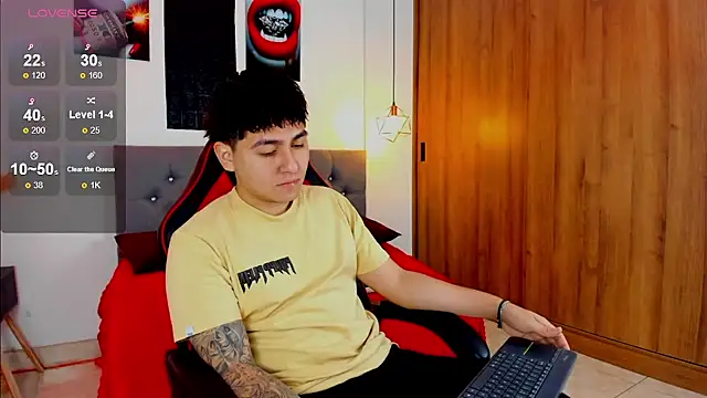 Snapshot of Nicolas_James_Sc chatting on 12/22/25, 01:41 Nicolas James Sc online show from 12/22/25, 01:41