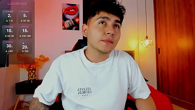 Snapshot of Nicolas_James_Sc chatting on 01/19/26, 02:21 Nicolas James Sc online show from 01/19/26, 02:21