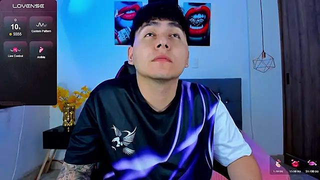 Snapshot of Nicolas_James_Sc chatting on 02/14/26, 12:57 Nicolas James Sc online show from 02/14/26, 12:57