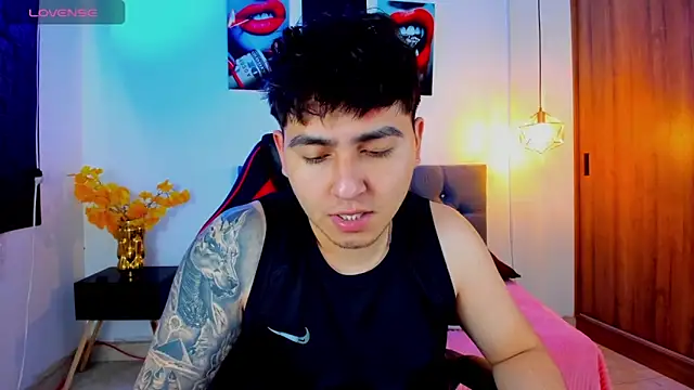 Snapshot of Nicolas_James_Sc chatting on 02/18/26, 02:02 Nicolas James Sc online show from 02/18/26, 02:02