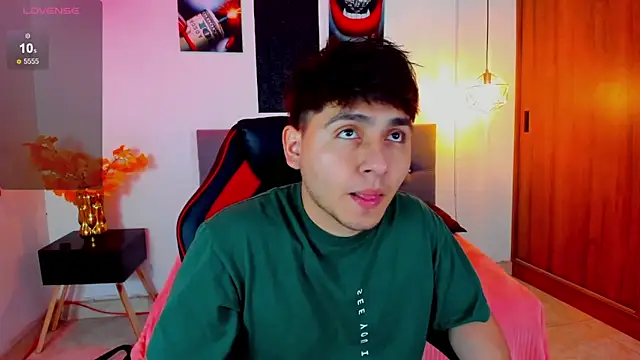 Snapshot of Nicolas_James_Sc chatting on 02/19/26, 02:46 Nicolas James Sc online show from 02/19/26, 02:46