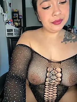latina curvy22 online show from 01/18/26, 10:46