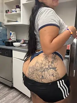 latina curvy22 online show from 04/22/26, 07:26