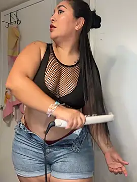 latina curvy22 online show from 05/10/26, 07:41