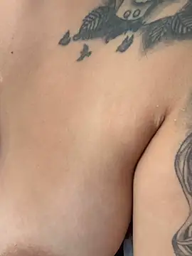 latina curvy22 online show from 05/17/26, 08:16