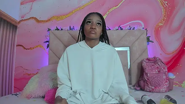 Taylor oriana  online show from 11/06/25, 11:00